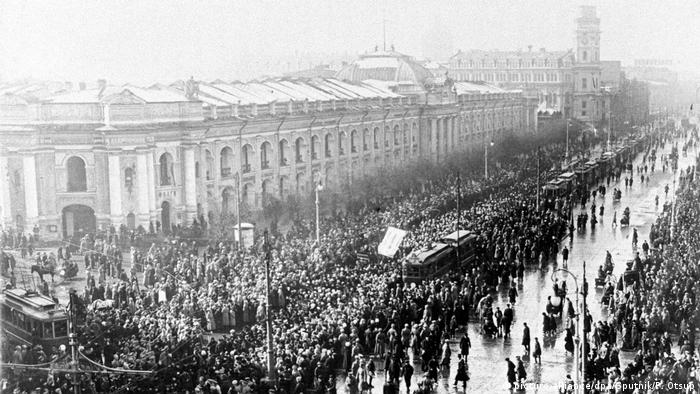 Манифестация в Петрограде. Март 1917 года