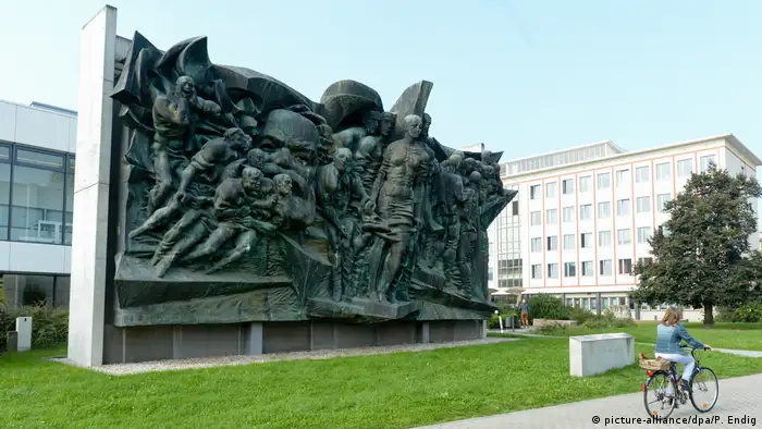 Karl-Marx-Relief in Leipzig (picture-alliance/dpa/P. Endig)