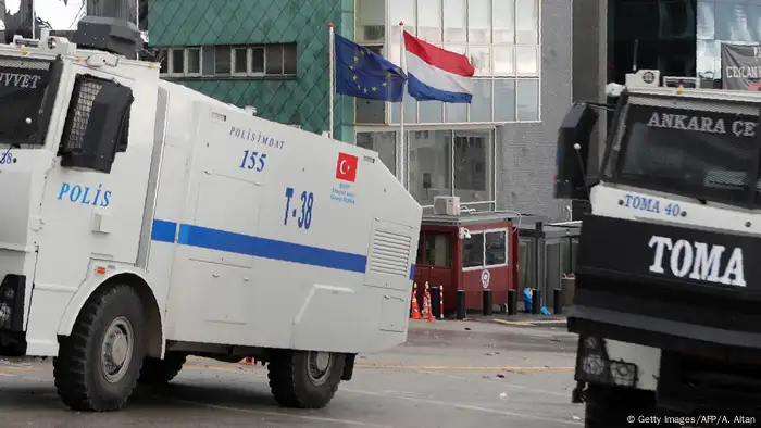 Türkei Ankara Abriegelung Botschaft der Niederlande