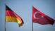 Deutsche und Türkische Flagge Deutsche und Türkische Flagge