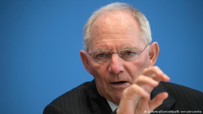 Deutschland Finanzminister Schäuble stellt Bundeshaushalt 2018 vor