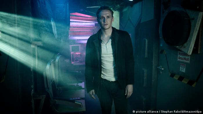 Matthias Schweighöfer in You Are Wanted (picture alliance / Stephan Rabold/Amazon/dpa)