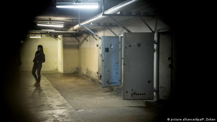 Колишня в'язниця штазі в Берліні - нині меморіал (picture alliance/dpa/P. Zinken)