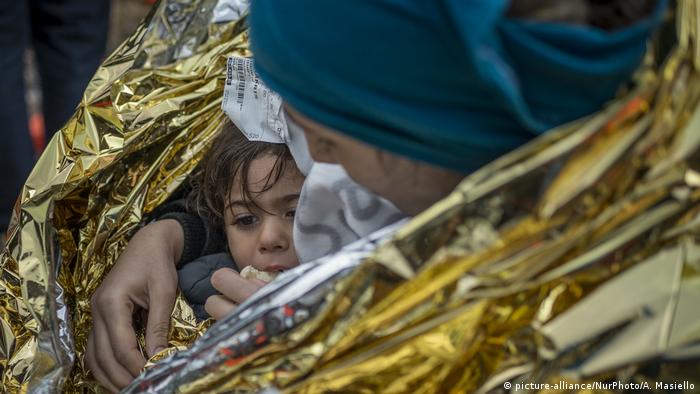 Mittelmeer - Flüchtlinge - Boot (picture-alliance/NurPhoto/A. Masiello)
