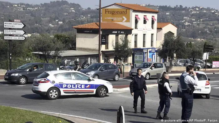 Frankreich Schießerei in Schule in Grasse (picture-alliance/AP Photo/P. Farjon)