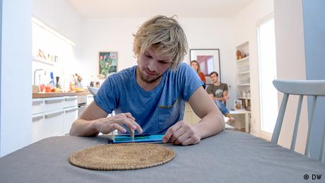 Ev işlerinin dağılımı, düz payın çekişmesine yol açar.