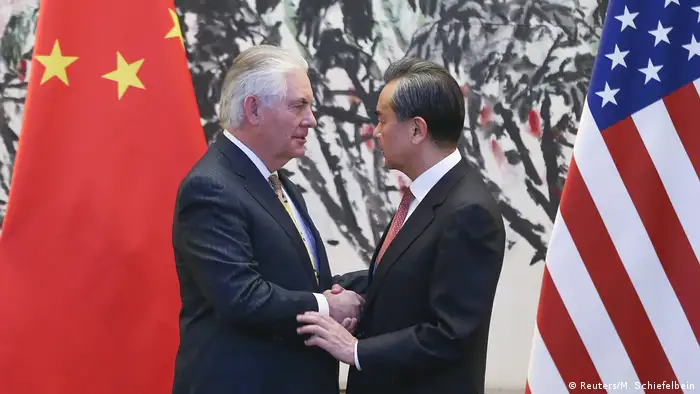 China Treffen Wang Yi und Rex Tillerson (Reuters/M. Schiefelbein)