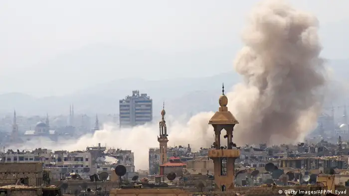 Syrien Kämpfe im Osten von Damaskus ausgebrochen (Getty Images/AFP/M. Eyad)