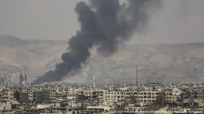 Syrien Krieg - Kämpfe in Damaskus (picture-alliance/Anadolu Agency/A. Suleyman)