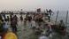 Badende Hindus im Ganges Badende Hindus im Ganges