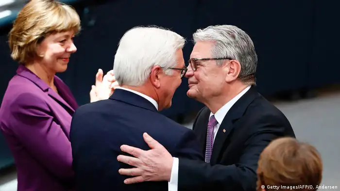 Berlin Zeremonie Vereidigung Steinmeier Abschied Gauck (Getty Images/AFP/O. Andersen)