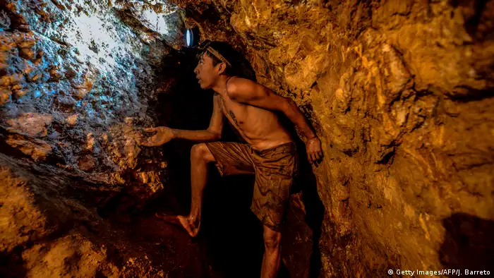 Venezuela | illegale Goldschürfung (Getty Images/AFP/J. Barreto)