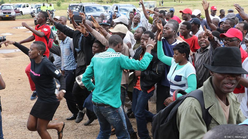 Protesters claim Zimbabwe Election Commission biased – DW – 03/22/2017