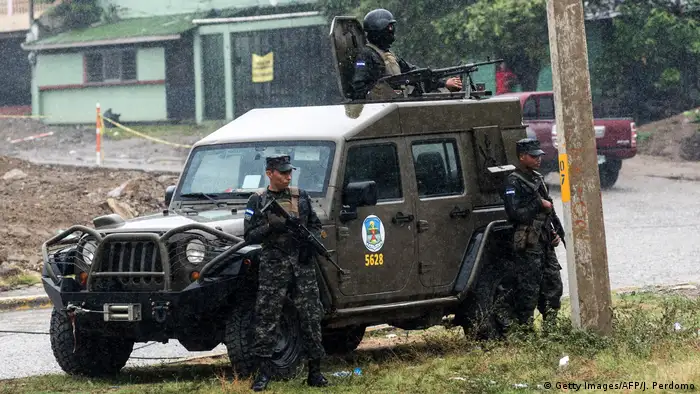 La ONU desaconsejó al Gobierno de Honduras la expansión del papel de las Fuerzas Armadas para que asuma labores de seguridad civil, ante los elevados niveles de violencia e inseguridad en el país. 22.03.2017