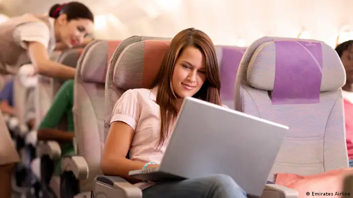 El A380 en la ruta a Sao Paulo tiene tres clases, ofrece un total de 491 asientos, con 14 suites en primera clase, 76 poltronas en la clase executiva y 401 en económica (foto). Esta última posee poltronas confortables, y todas las aeronaves A380 poseen Wi-Fi gratuita y tomas en los asientos, para descansar, trabajar o estar conectado a Internet durante el vuelo. 