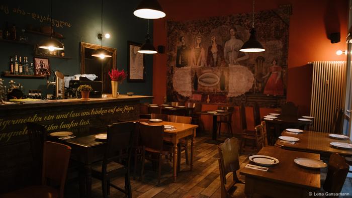 Innenraum des georgischen Restaurants Schwiliko in Berlin (Foto: Lena Ganssmann)