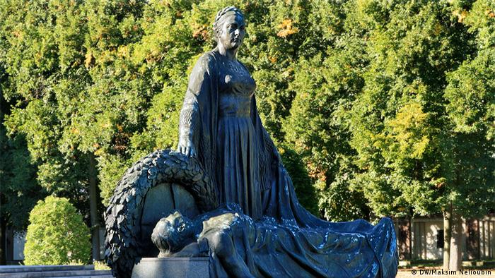 Советский военный мемориал в Панкове, Берлин. (c) DW / Maksim Nelioubin