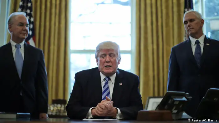 USA Washington Präsident Trump nach der zurückgezogenen Gesundheitsreform (Reuters/C. Barria)
