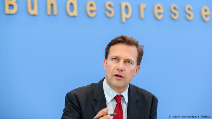 Steffen Seibert (picture-alliance/dpa/K. Nietfeld)