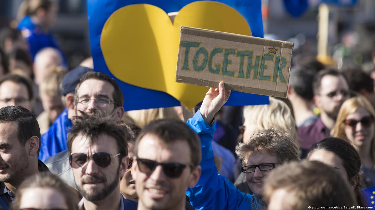 Manifestaciones en Europa a favor y en contra de la UE