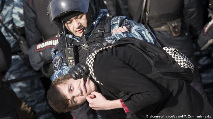 Russland Antikorruptionsproteste in Moskau (picture-alliance/dpa/AP/A. Zemlianichenko)