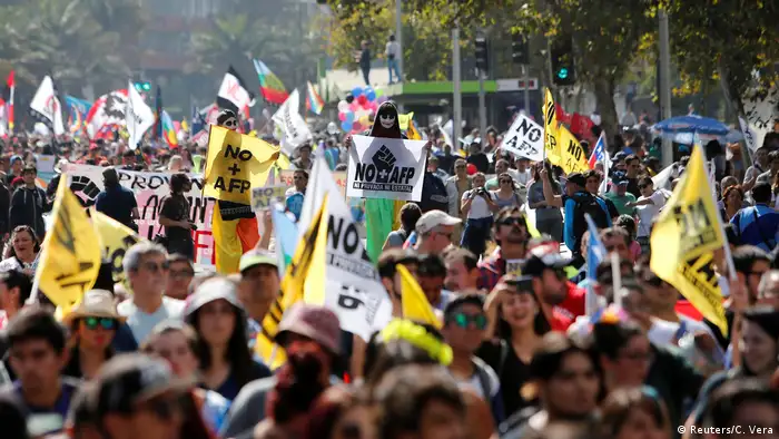 Chile Proteste für ein besseres Rentensystem (Reuters/C. Vera)