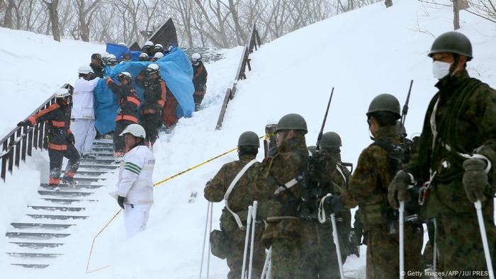 Japan Lawine in Nasu (Getty Images/AFP/JIJI PRESS)
