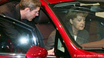 Angela Merkel in Ford Europazentrale in Köln