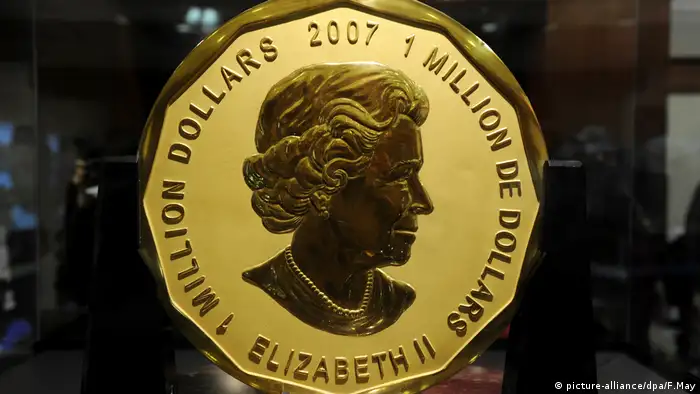 Eine riesige Goldmünze aus 100kg Feingold (picture-alliance/dpa/F.May)