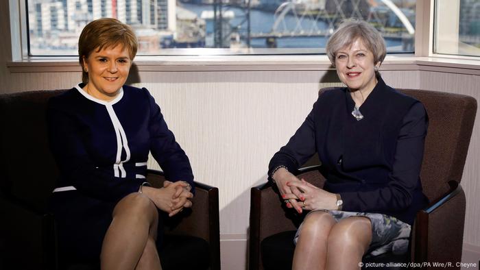 Großbritannien Theresa May trifft Nicola Sturgeon in Glasgow (picture-alliance/dpa/PA Wire/R. Cheyne)