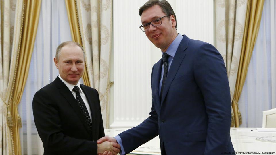 Serbia balances between Russia and the West – DW – 12/19/2017