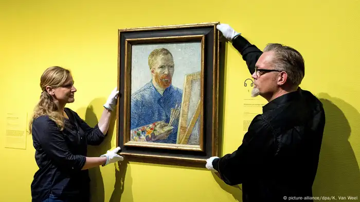 Niederlande Van Gogh Museum in Amsterdam (picture-alliance/dpa/K. Van Weel)