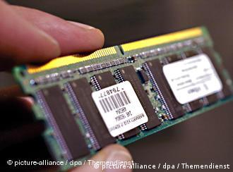 how much memory does an emv card hold