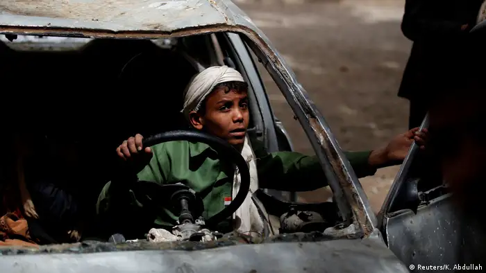 Dos ONG internacionales solicitaron a ONU que vuelva a incluir a la coalición de países árabes que interviene militarmente en el Yemen en su lista negra de Estados y grupos que violan derechos de los menores en conflictos. (20.04.2017)