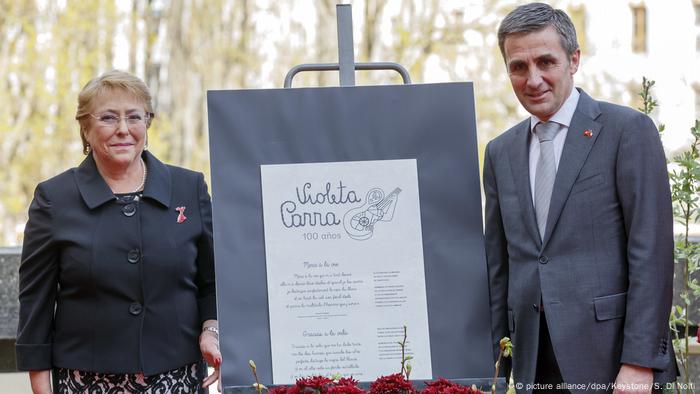 Schweiz Enthüllung eine Gedenkplakette zum 100. Jahrestag von Violeta Parra (picture alliance/dpa/Keystone/S. Di Nolfi)