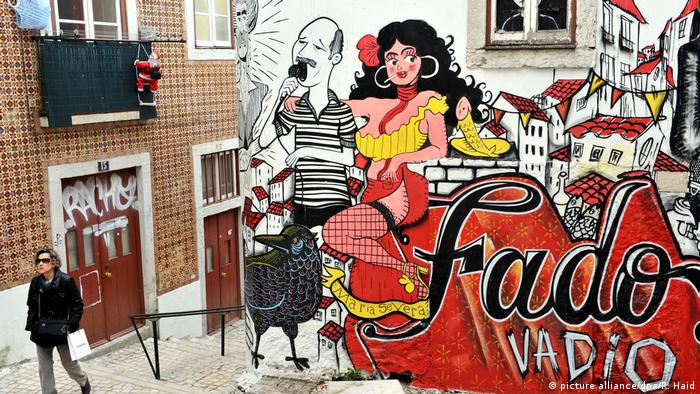 Portugal Wandbild mit Fadomotiv im Alfama-Viertel Lissabon