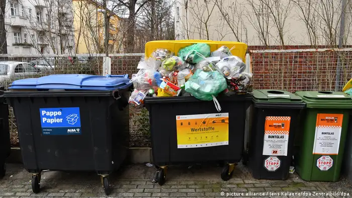 Deutschland - Streit um Mülltonnen