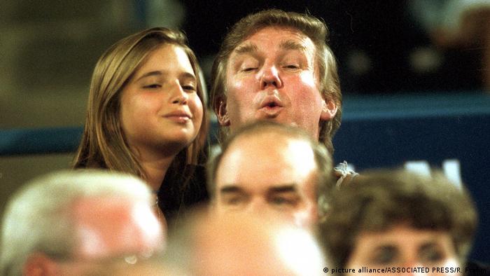 Ivanka Trump und ihr Vater Donald Trump (picture alliance/ASSOCIATED PRESS/R. Frehm)