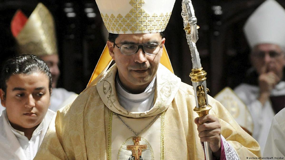 Iglesia pide que El Salvador no se convierta en Guantánamo – DW – 20/04/2025
