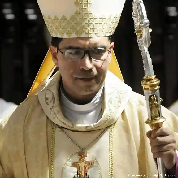 José Luis Escobar Alas, arzobispo de San Salvador,