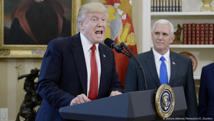 USA Washington - Präsident Trump und Mike Pence (picture-alliance/Newscom/O. Douliery)