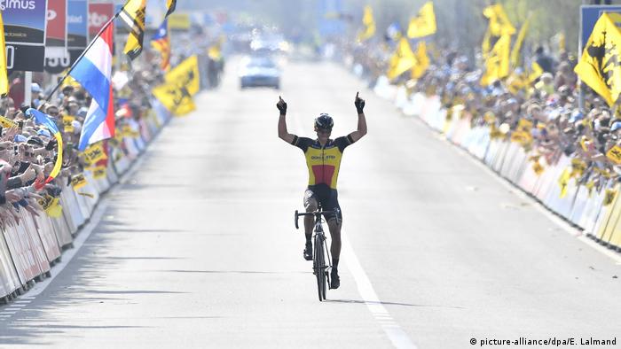 Tour Of Flanders Philippe Gilbert Clinches Home Title Sports German Football And Major International Sports News Dw 03 04 2017
