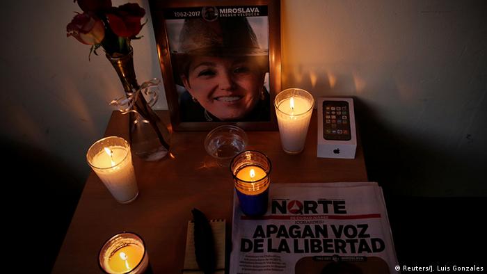 Ofrenda a la asesinada periodista Miroslava Breach en Chihuahua