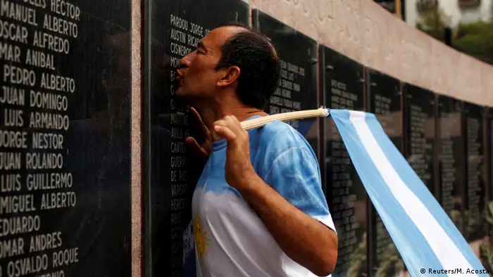 Buenos Aires Gedenken Jahrestag Falklandkrieg (Reuters/M. Acosta)