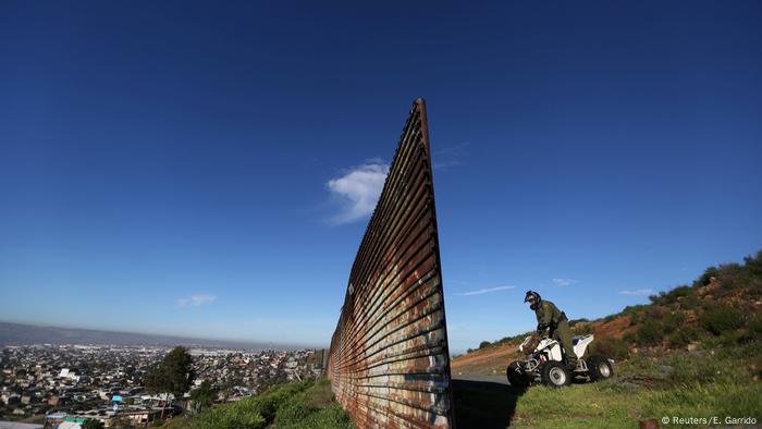 Mexiko Fotoreportage im Schatten der Grenzmauer in Tijuana (Reuters/E. Garrido)