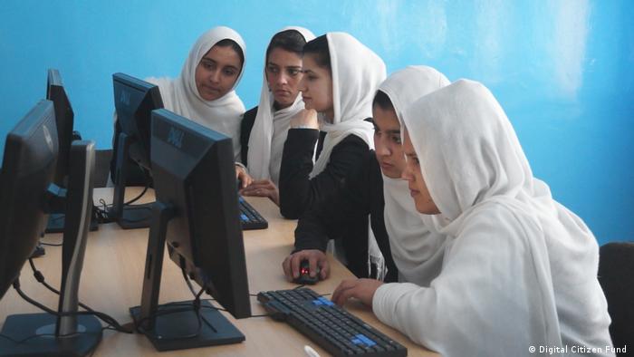 Global 3000 Frauen in Afghanistan | Digital Literacy