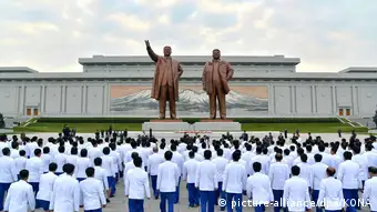 Nordkorea Statuen von Kim Il-Sung und Kim Jong-Il