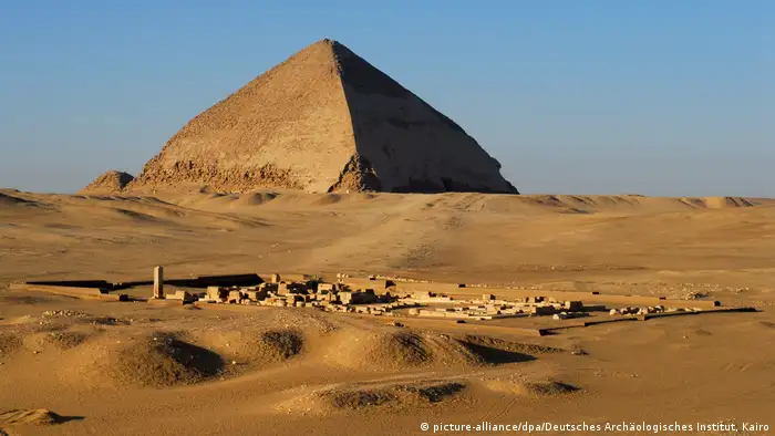 Ägypten Neue Funde in Dahschur - Knickpyramide des Pharao Snofru
