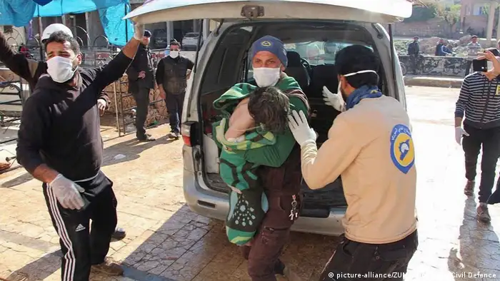 El martes por la mañana, un barrio en la provincia de Idlib fue bombardeado y presuntamente fueron liberados gases tóxicos. Más de 80 personas murieron. ¿Quién es el responsable? ¿El gobierno sirio, o rebeldes que actuaron bajo una bandera falsa? Hasta el momento, no hay pruebas definitivas.