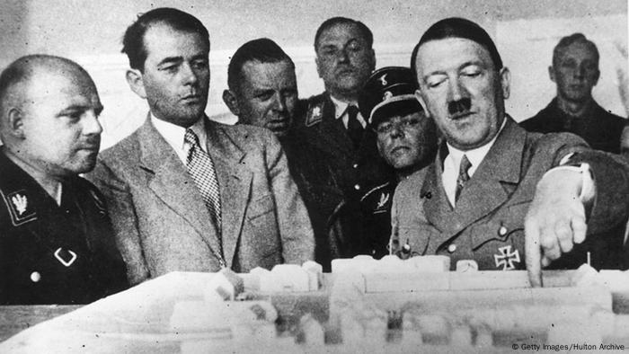 Architekt Albert Speer und Nazi-Diktator Adolf Hitler 1936.